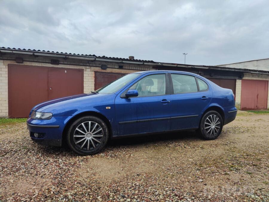 SEAT Toledo 2 generation Sedan