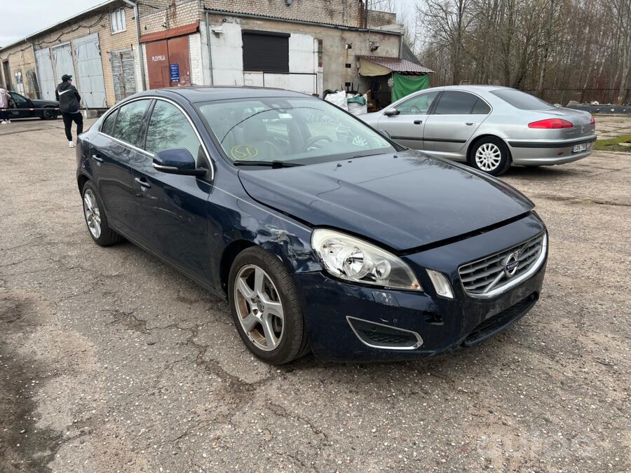 Volvo S60 2 generation Sedan