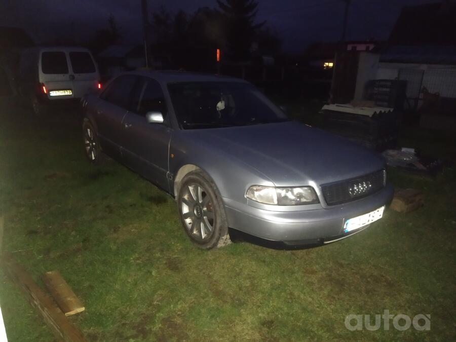 Audi A8 D2/4D Sedan 4-doors