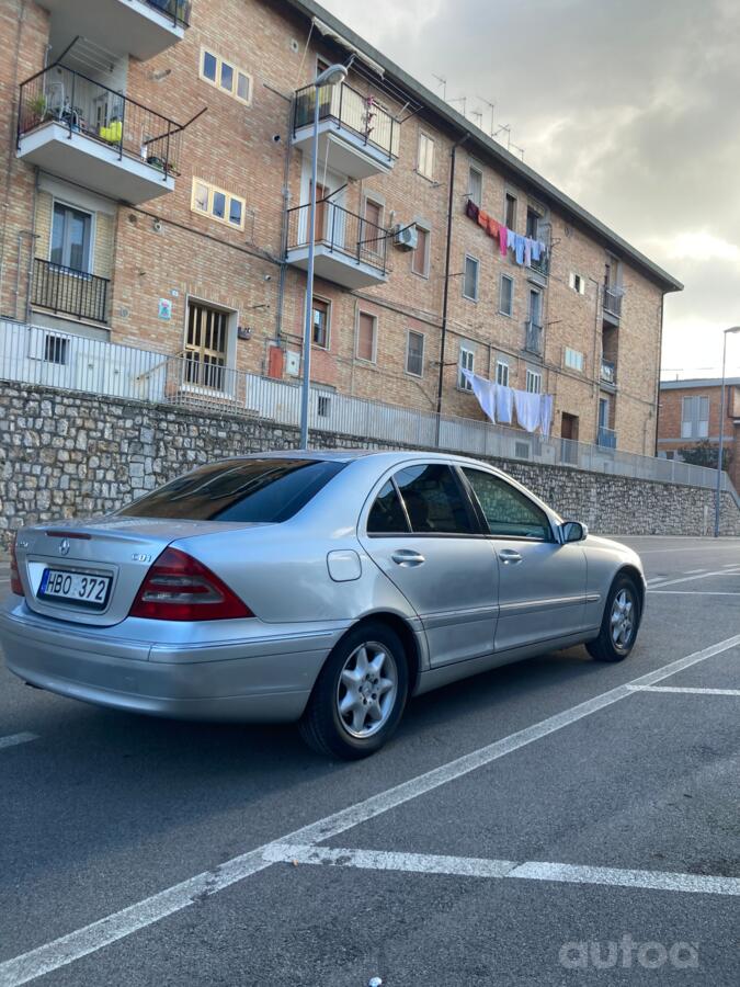 Mercedes-Benz C-Class W203/S203/CL203 Sedan