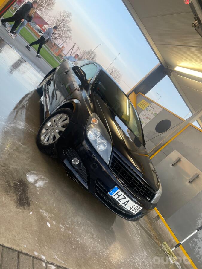 Opel Astra H Hatchback