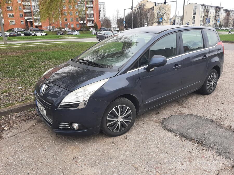 Peugeot 5008 1 generation Minivan