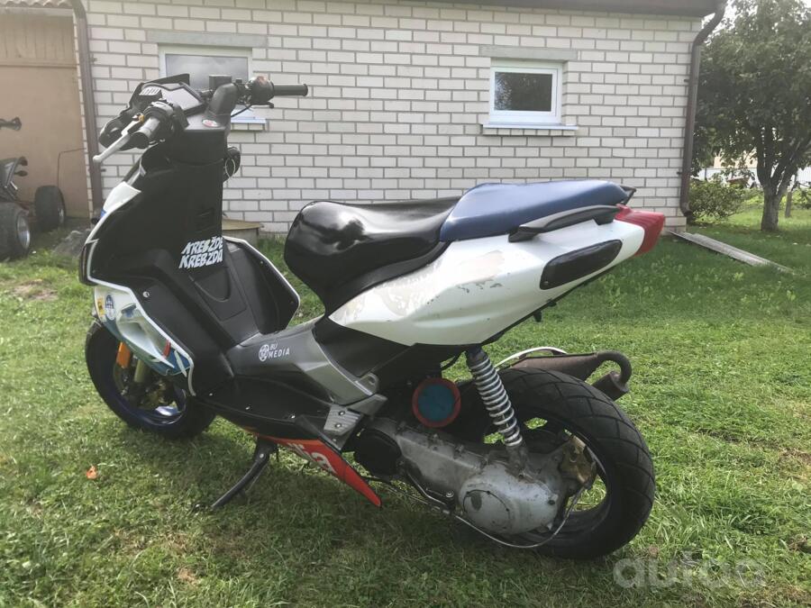 Aprilia SR