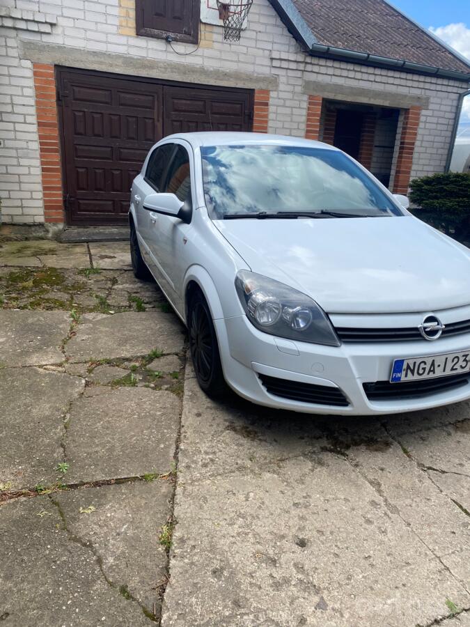 Opel Astra H Hatchback