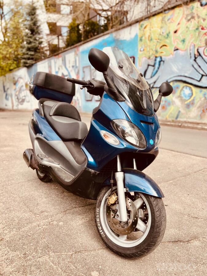 Piaggio X9