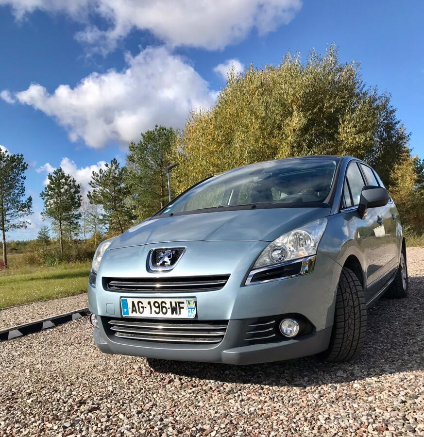 Peugeot 5008 1 generation Minivan