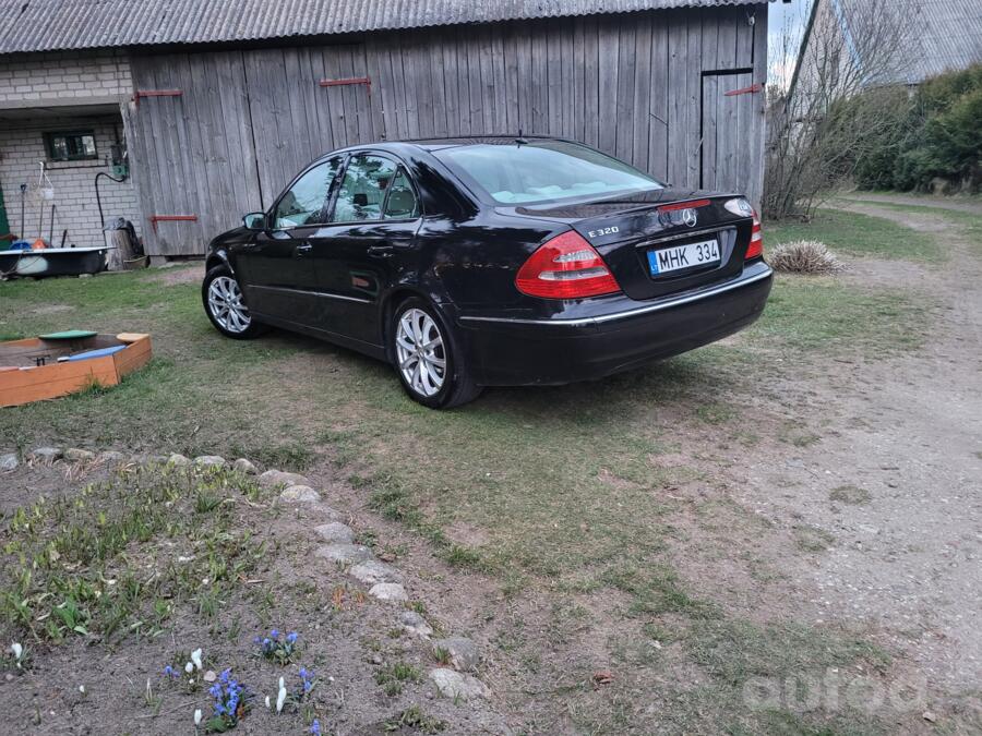 Mercedes-Benz E-Class W211 Sedan