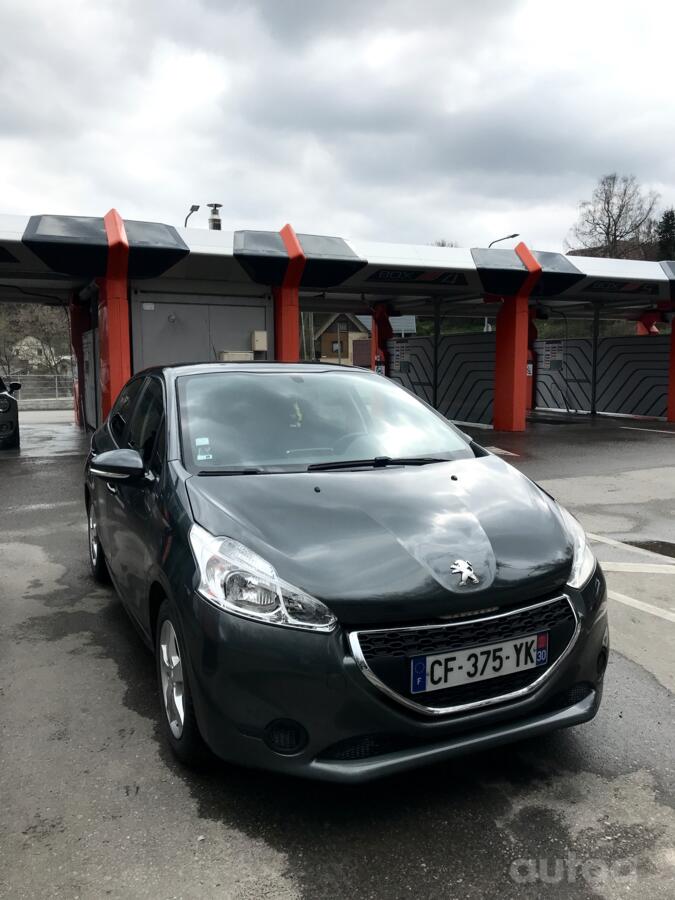 Peugeot 208 1 generation Hatchback 5-doors