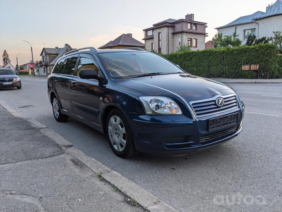 Toyota Avensis 2 generation wagon