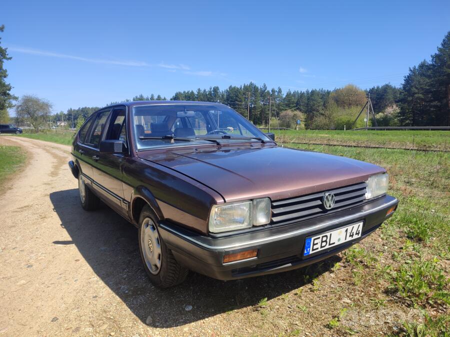 Volkswagen Passat B2 Hatchback 5-doors