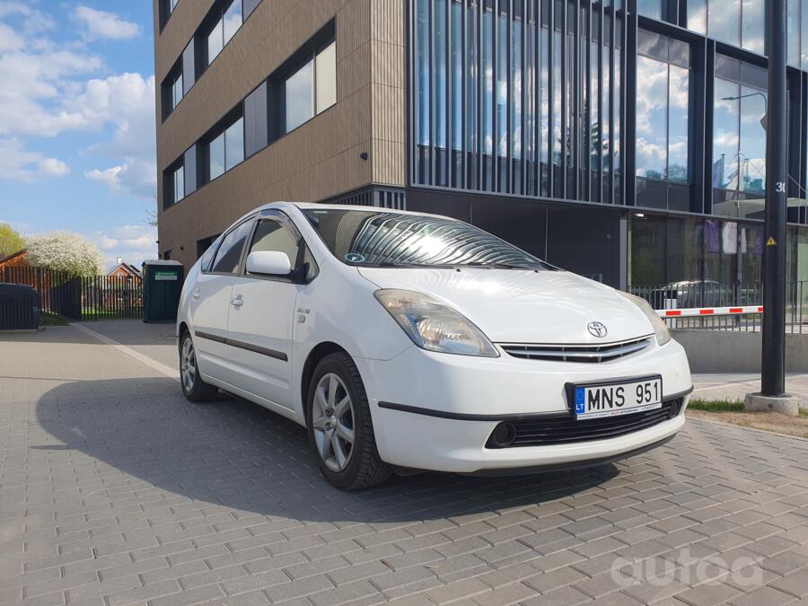Toyota Prius 2 generation [restyling] (XW20)