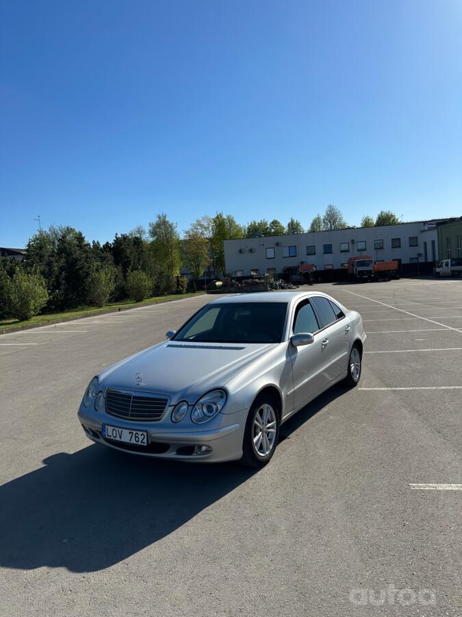 Mercedes-Benz E-Class W211 Sedan