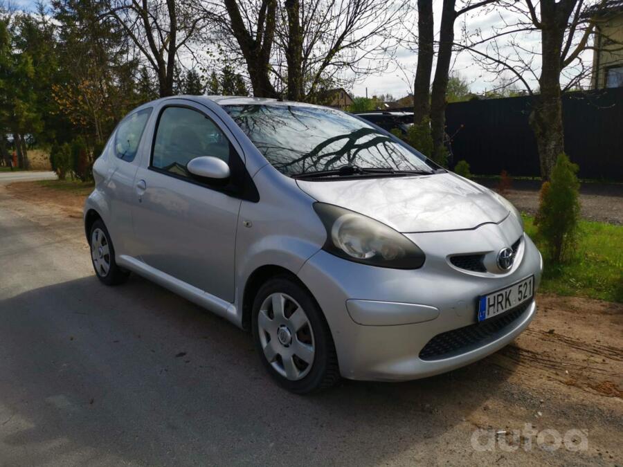 Toyota Aygo 1 generation Hatchback 3-doors