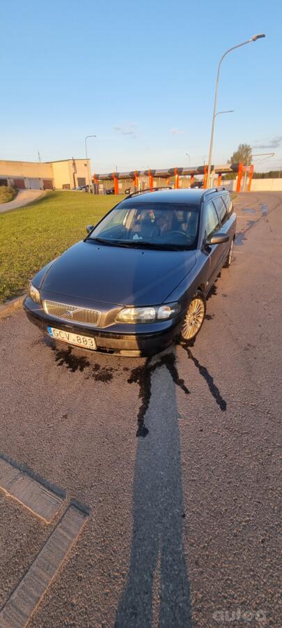 Volvo V70 2 generation wagon