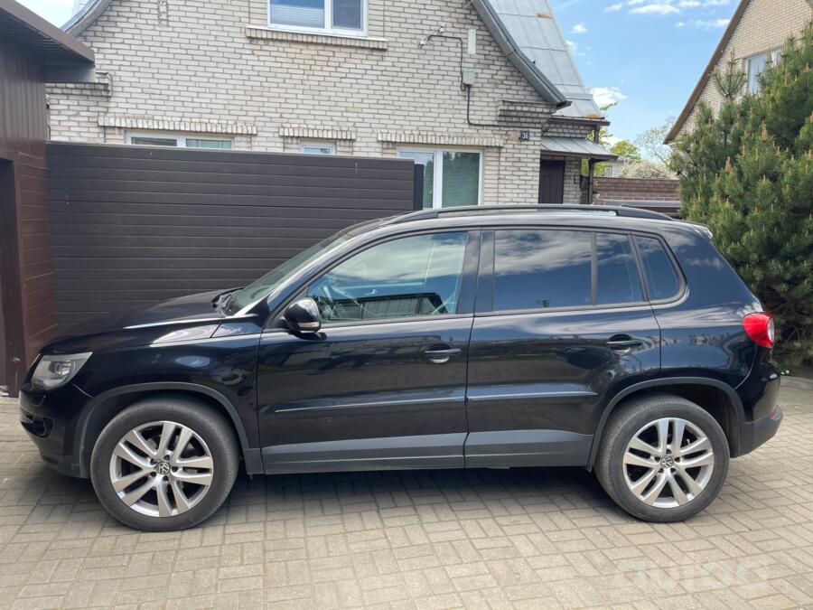 Volkswagen Tiguan 1 generation Crossover