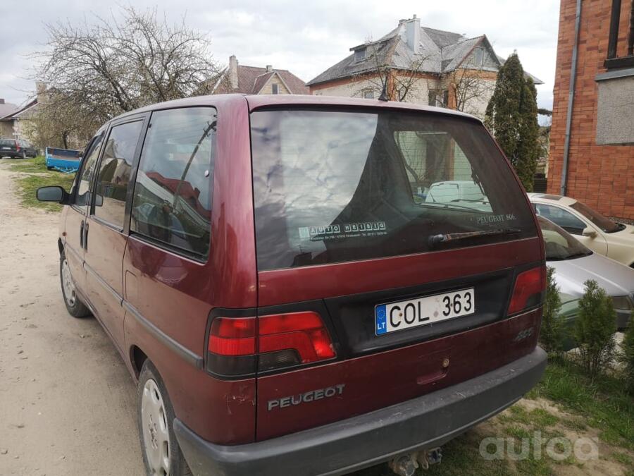 Peugeot 806 221 Minivan