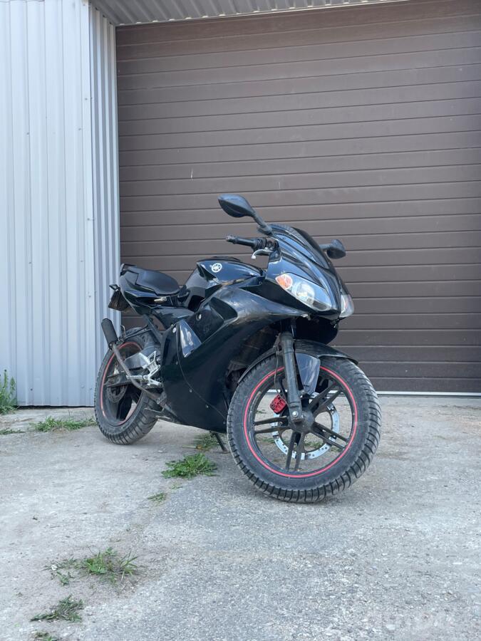 Yamaha TZR