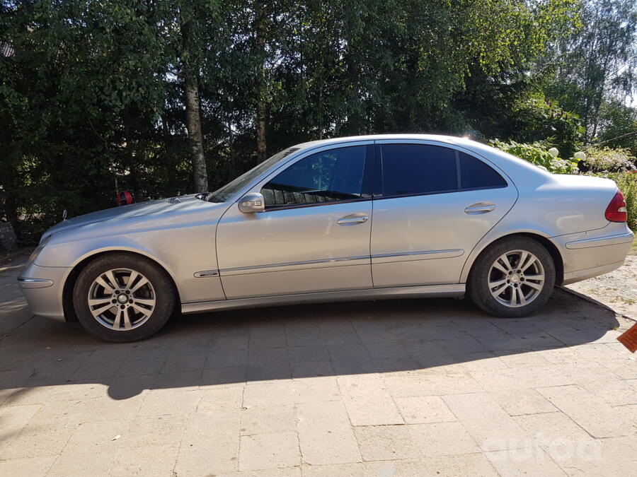 Mercedes-Benz E-Class W211 Sedan