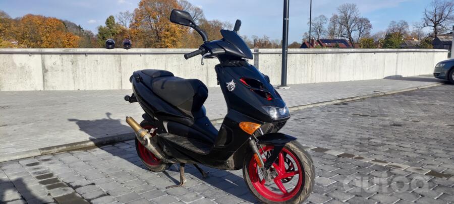 Aprilia SR