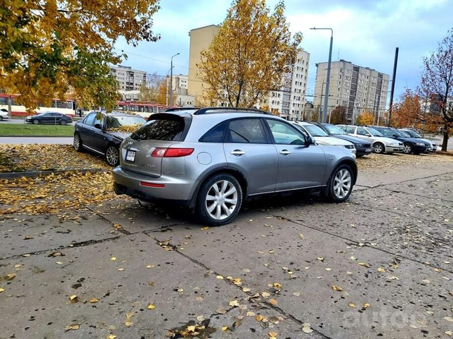 Infiniti FX 1 generation