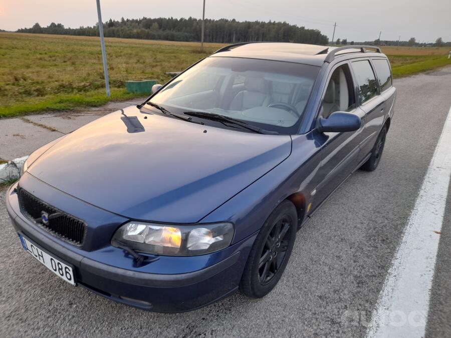 Volvo V70 2 generation wagon