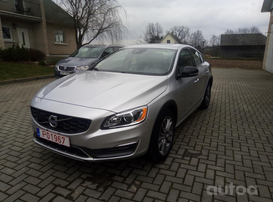 Volvo S60 Cross Country 1 generation