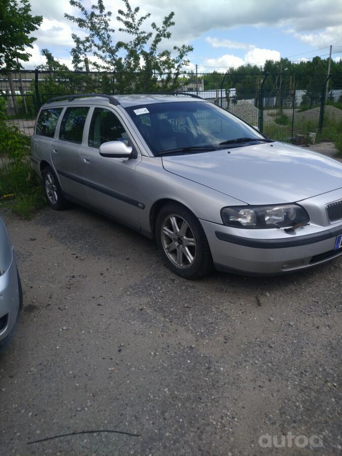 Volvo V70 2 generation R wagon 5-doors