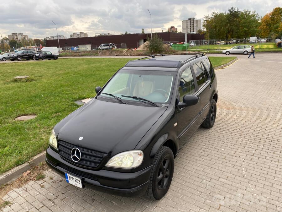 Mercedes-Benz M-Class W163 Crossover 5-doors