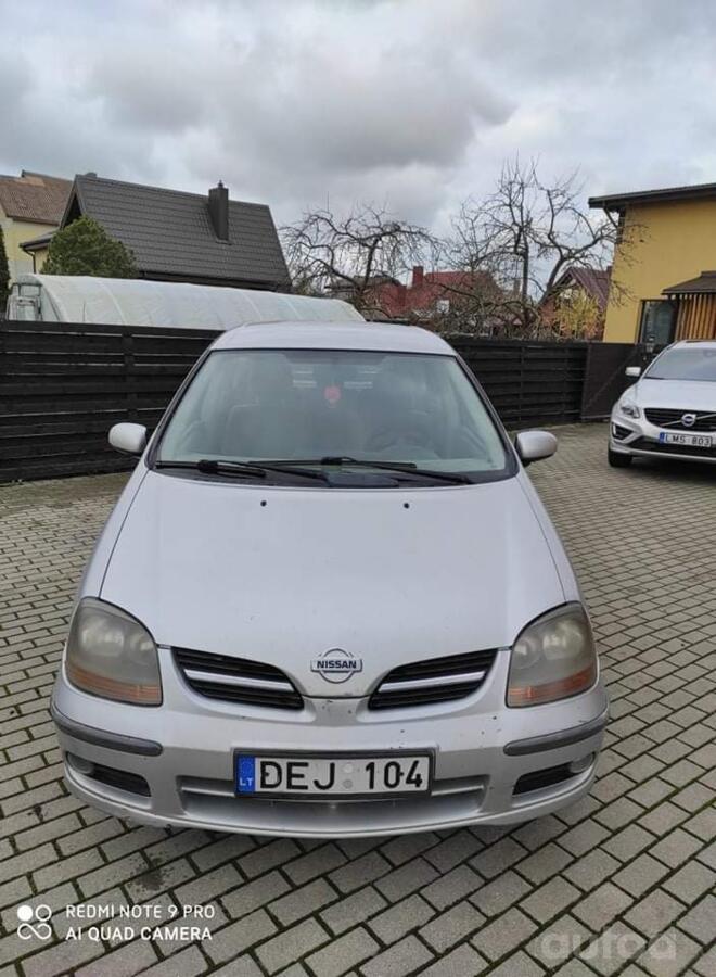 Nissan Almera Tino V10 Minivan