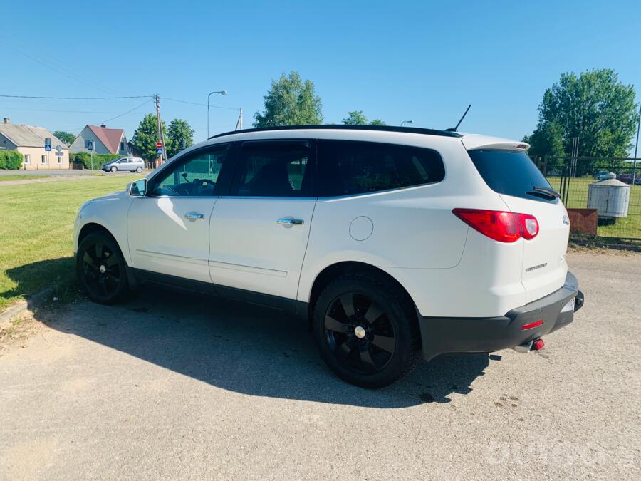 Chevrolet Traverse 1 generation Crossover