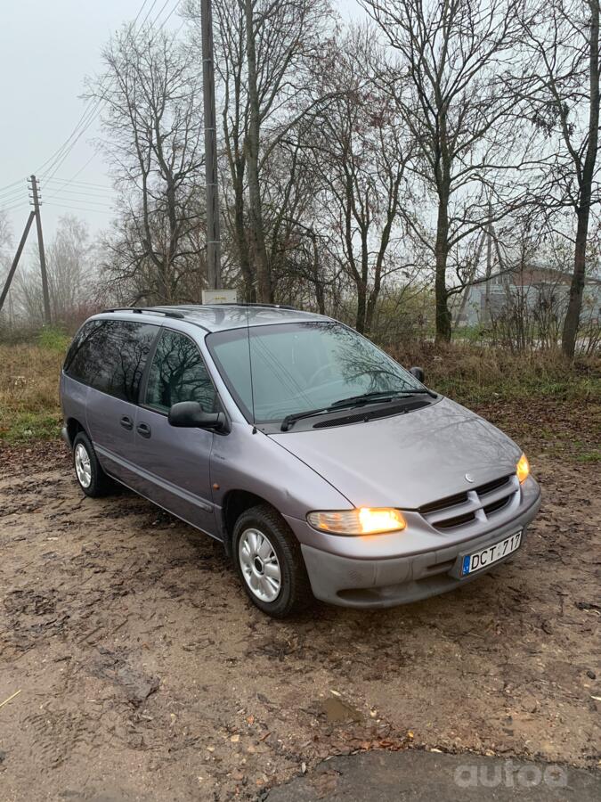 Chrysler Voyager 3 generation Grand minivan 5-doors