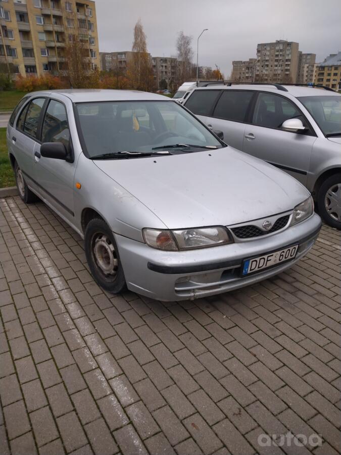 Nissan Almera N15 Hatchback 5-doors