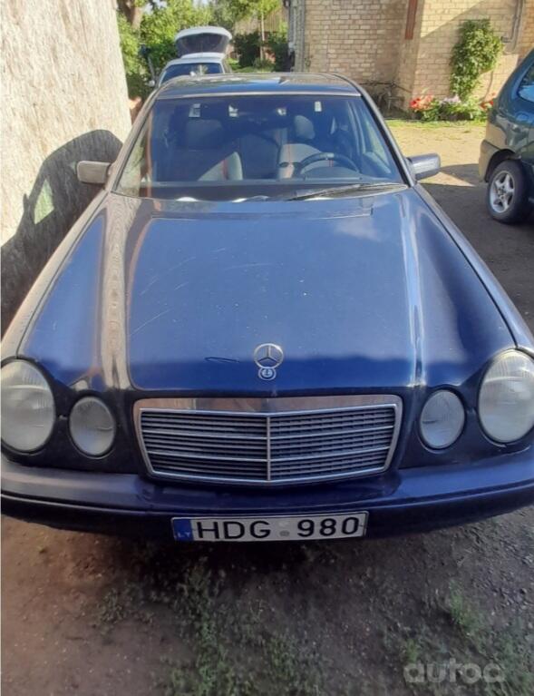 Mercedes-Benz E-Class E 220 wagon