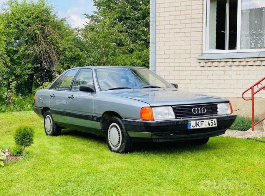 Audi 100 4A/C4 Sedan