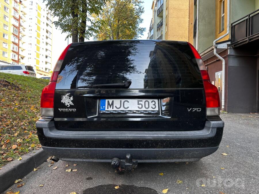 Volvo V70 2 generation wagon