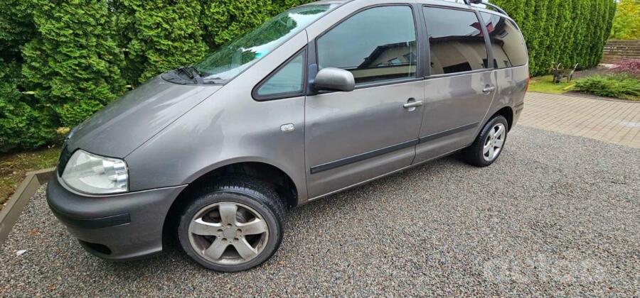 SEAT Alhambra 1 generation [restyling] Minivan