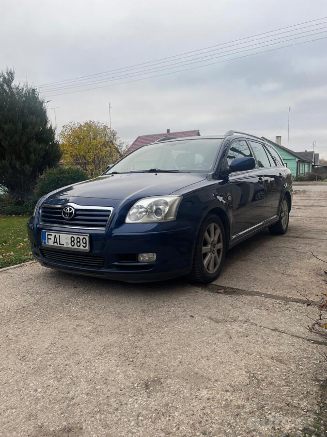 Toyota Avensis 2 generation wagon