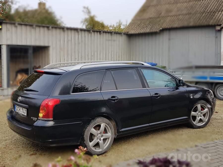 Toyota Avensis 2 generation wagon
