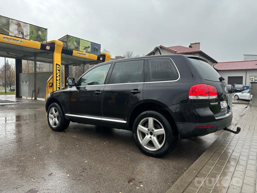 Volkswagen Touareg 1 generation Crossover