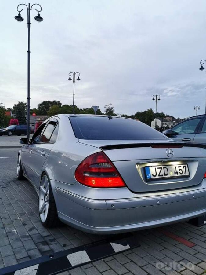 Mercedes-Benz E-Class W211 Sedan