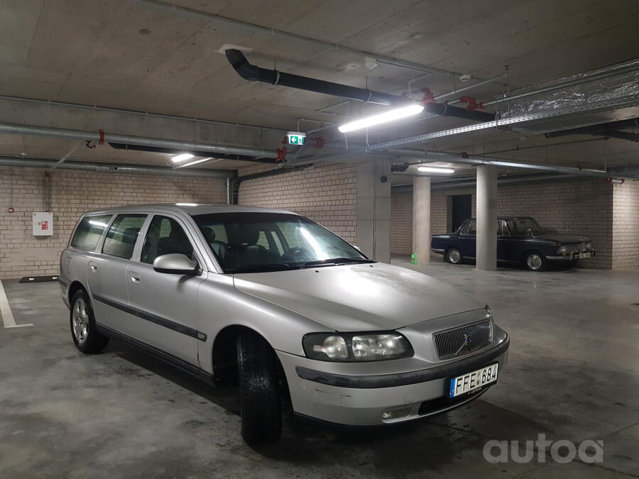 Volvo V70 2 generation wagon