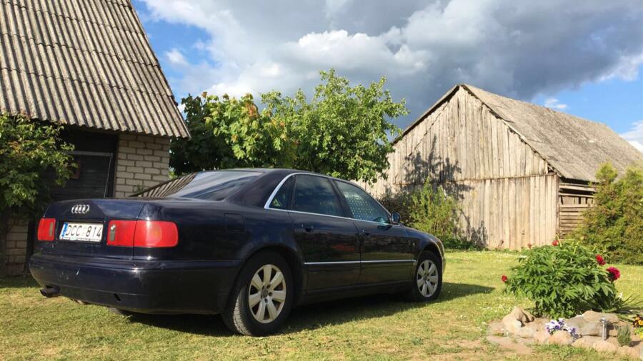 Audi A8 D2/4D Sedan 4-doors
