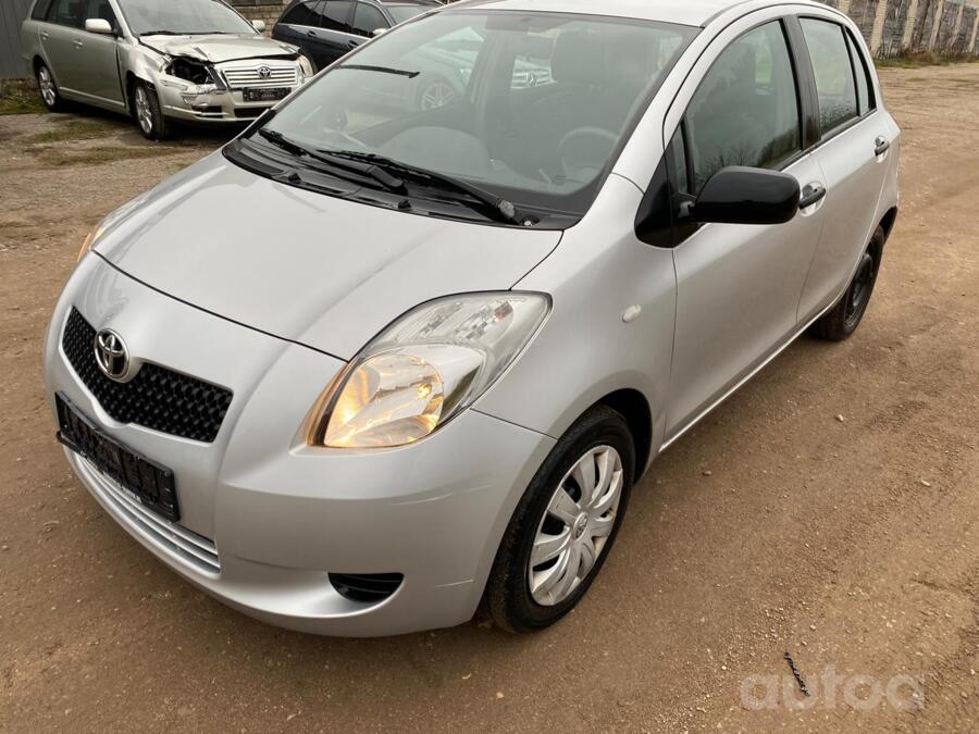 Toyota Yaris 2 generation