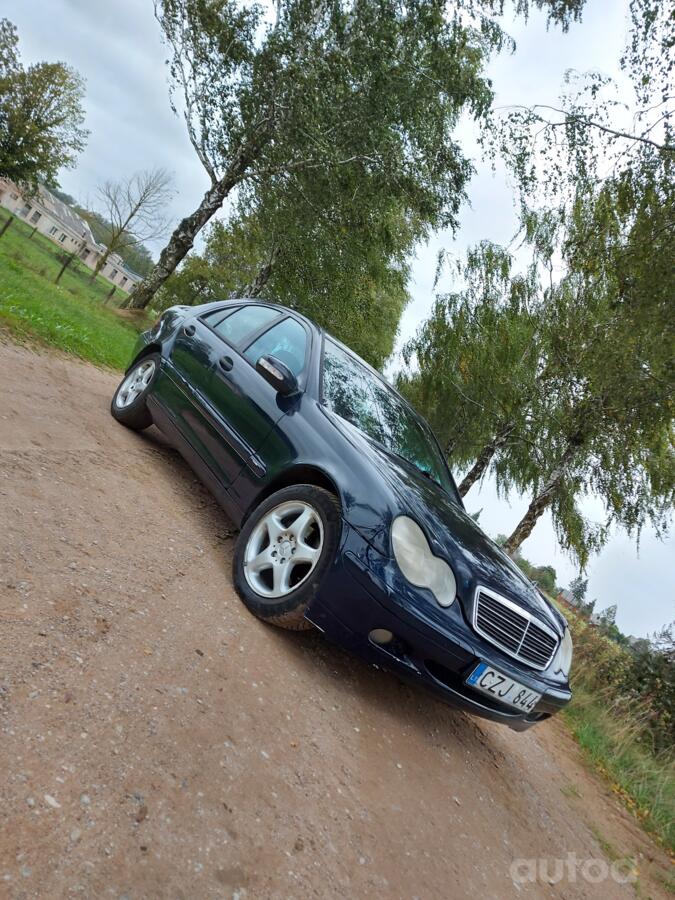 Mercedes-Benz C-Class W203/S203/CL203 Sedan
