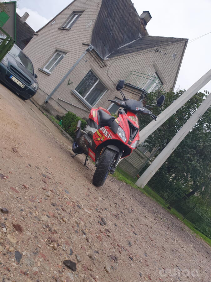 Aprilia SR