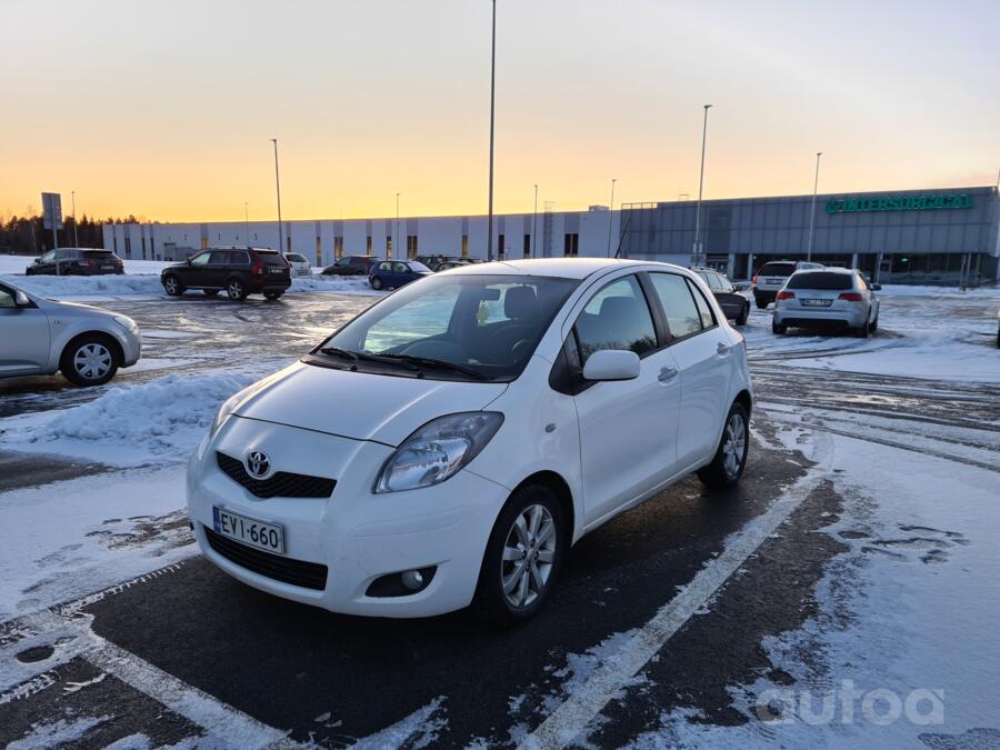 Toyota Yaris 2 generation [restyling]