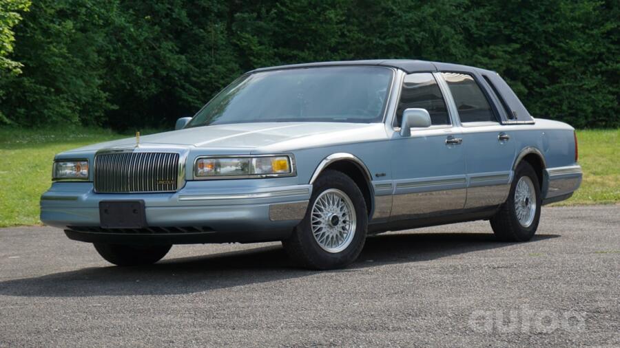 Lincoln Town Car 2 generation