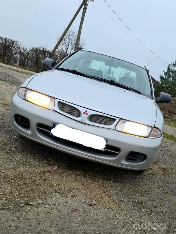Mitsubishi Carisma 1 generation Sedan