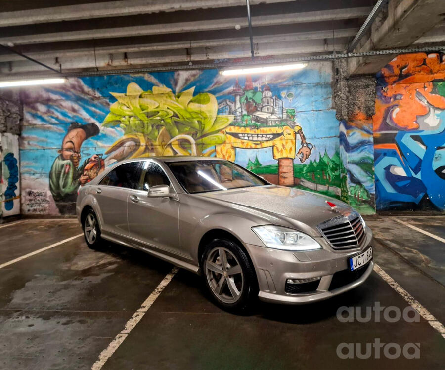 Mercedes-Benz S-Class W221 Sedan Long