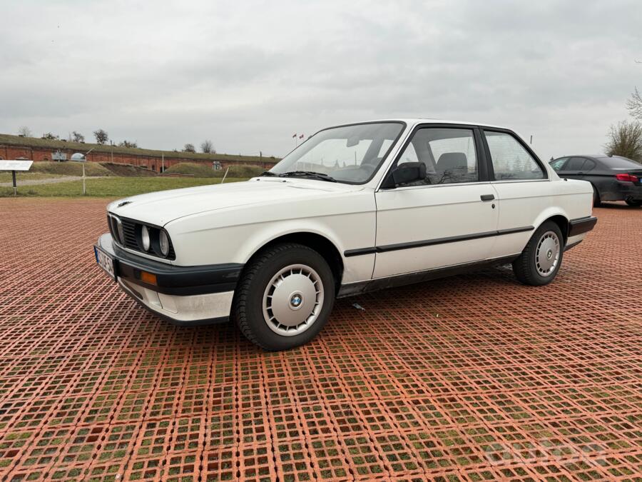 BMW 3 Series E30 Coupe